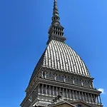 Ai Piedi Della Mole